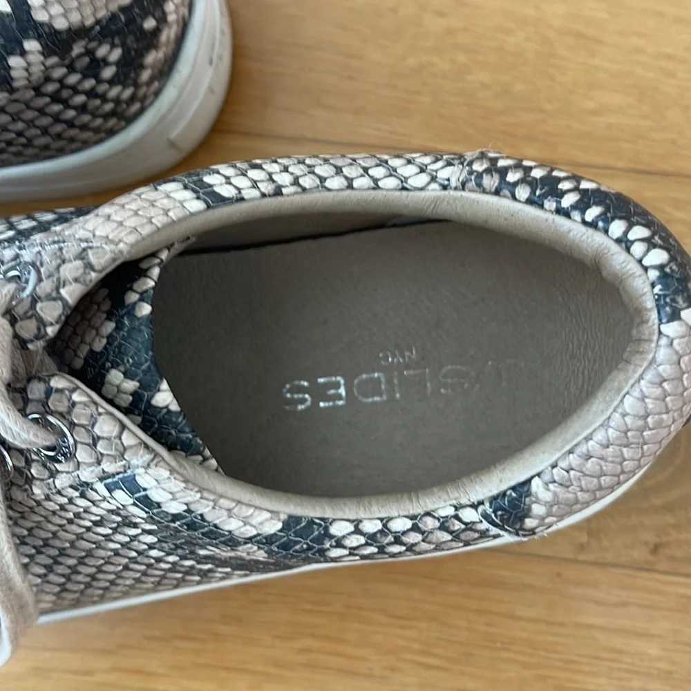 JSlides Platform Sneaker